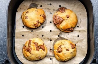 Air Fryer Chocolate Chip Cookies